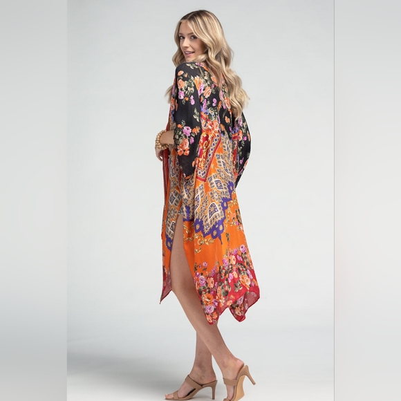Stunning Floral Italian Print Kimono w Side Slits on Lightweight Jacquard Fabric - Picture 5 of 10
